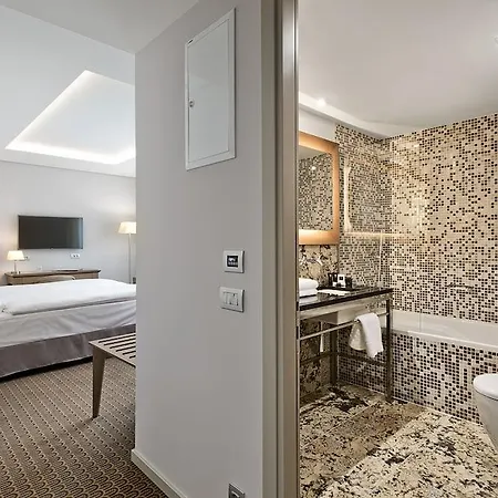 Royal 4* Prag