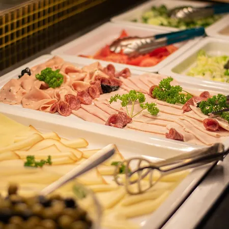 Ξενοδοχείο Royal 4*