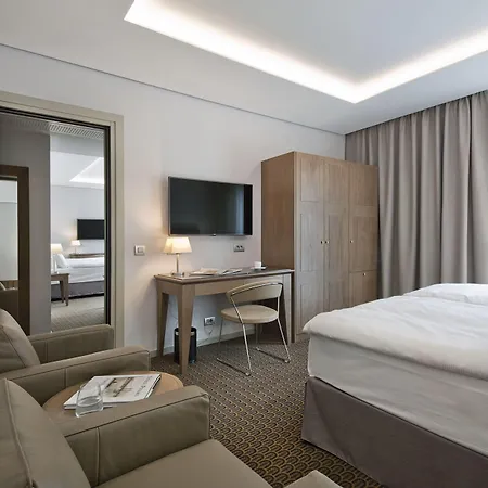 Royal Hotel