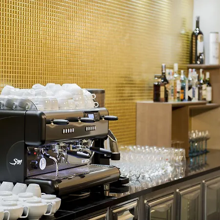 Royal Ξενοδοχείο 4*