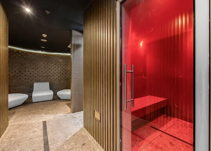 Royal Hotel 4*