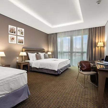 Royal 4*
